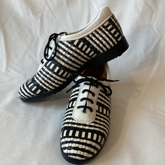AEROGREEN Shoes - AEROGREEN golf shoes W8 woven leather EUC